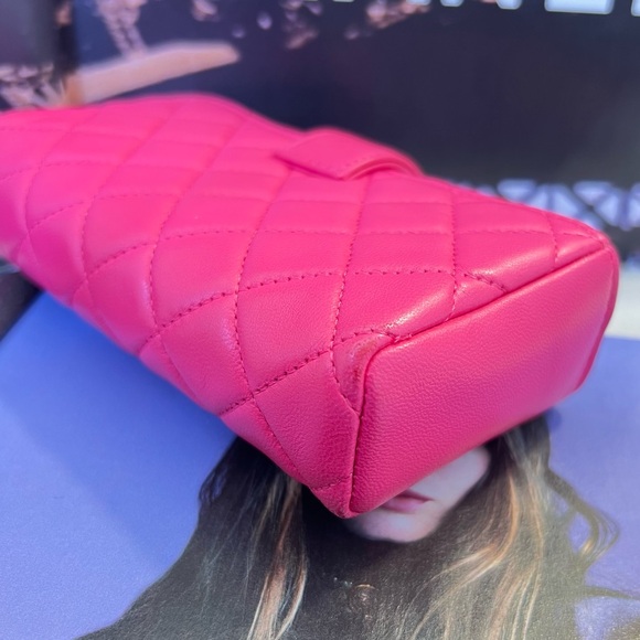 @jordanleacraft Authentic CHANEL Pouch in Hot Pink Quilted Matelasse Lambskin - Picture 5 of 9